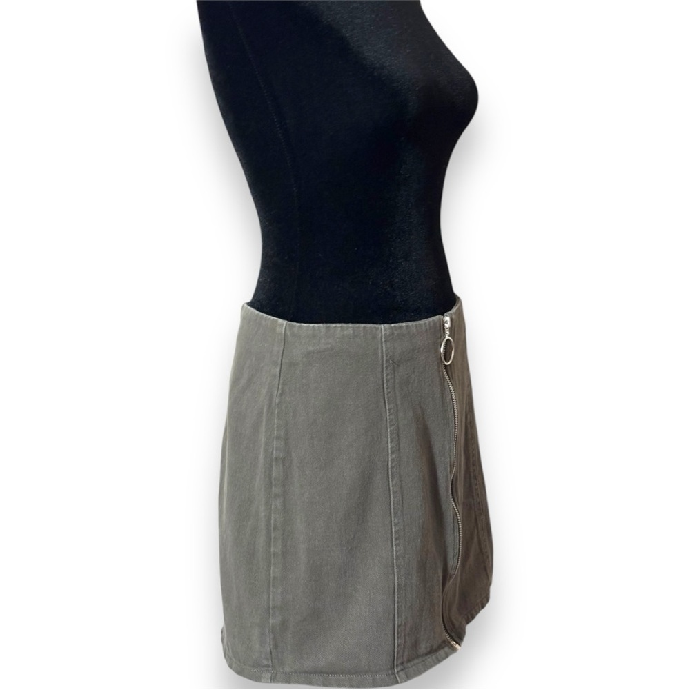 Chloe & Katie Casual Lg Gray/Green Front Silver Ring Zip High Waist Mini Skirt - Picture 6 of 16